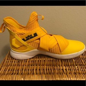 Nike Lebron James Soldier XII TB Promo Amarillo